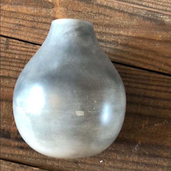 Crate and barrel vase - Picture 4 of 4